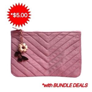 💚*5/$25! Soft Pink Quilted LE Ipsy Glam Bag Cosmetic Makeup Bag *NEW